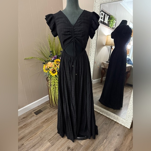 Entro • Ruffle Sleeve Cut Out Maxi Dress - Picture 9 of 15